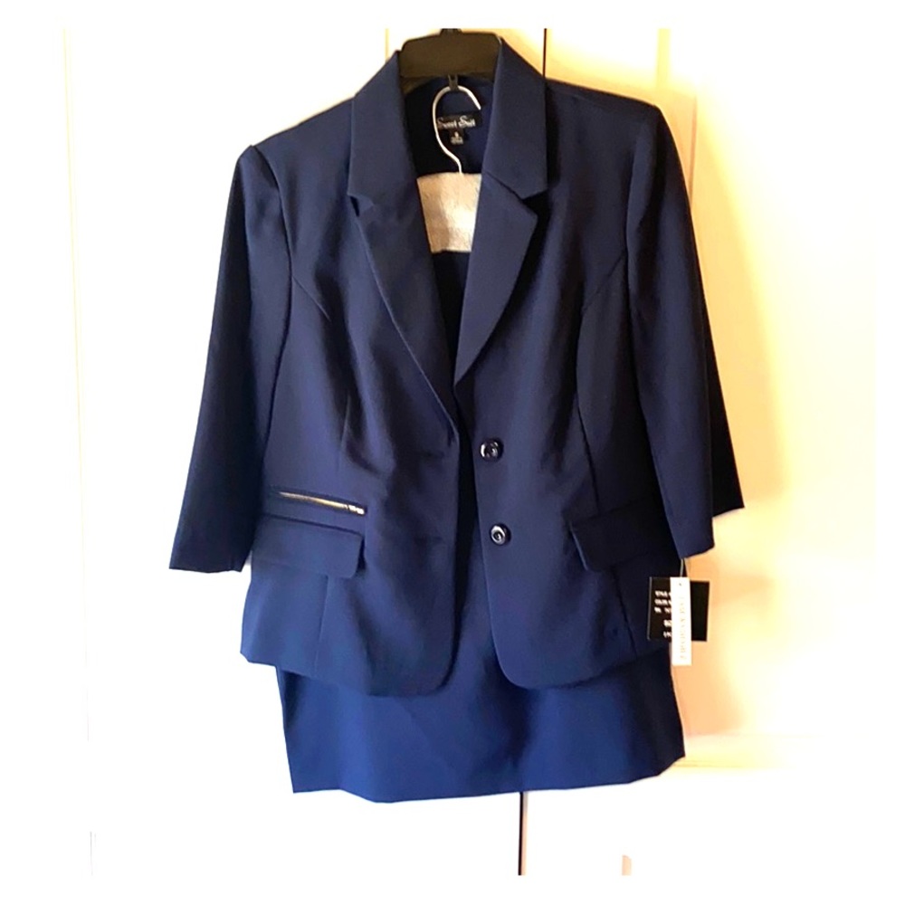 NWT Navy skirt suit set with jacket